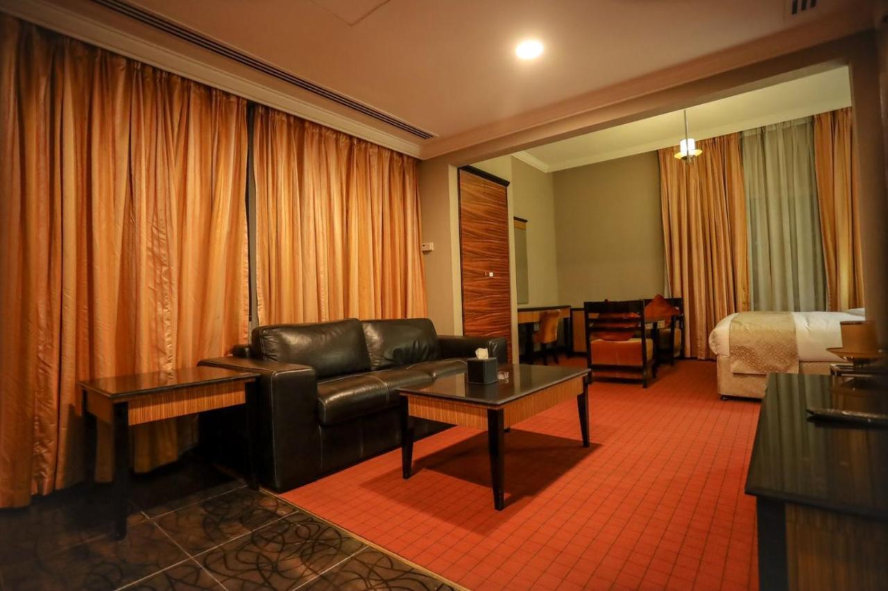 Creek Gate Hotel-Baithans Шарджа Экстерьер фото