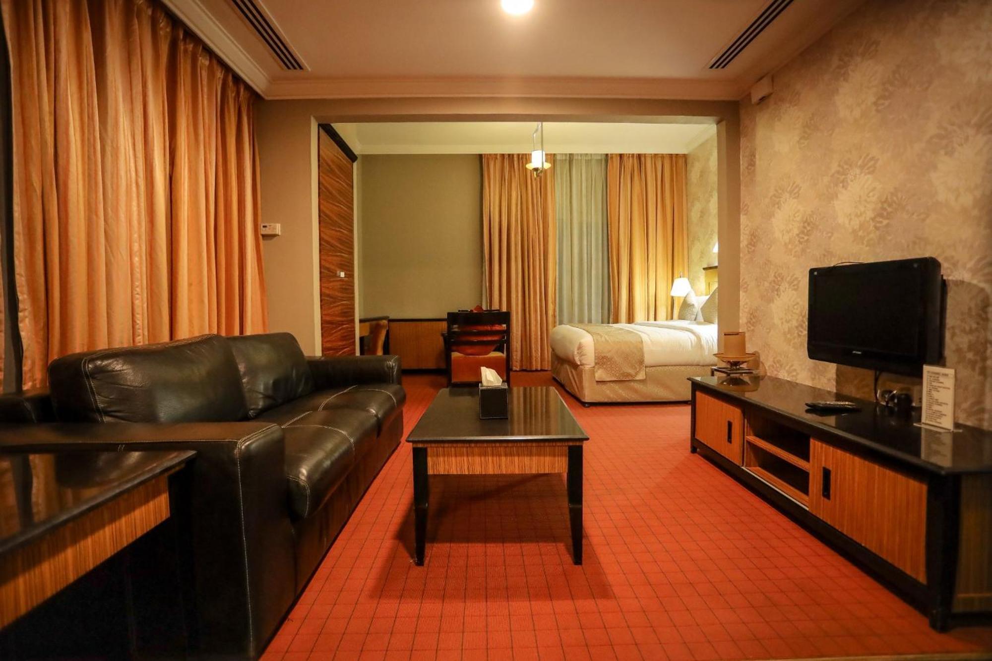 Creek Gate Hotel-Baithans Шарджа Экстерьер фото